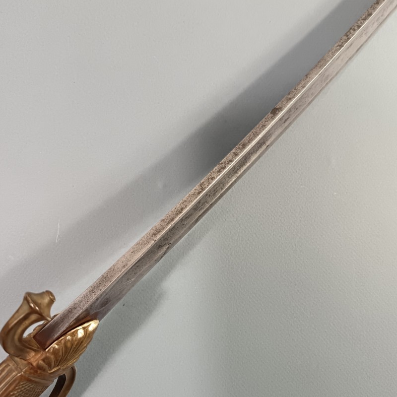 PETIT SABRE D'OFFICIER D'INFANTERIE DE TYPE EMPIRE FABRICATION EUROPEENNE PREMIERE MOITIE DU XIX ème SIECLE